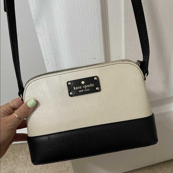 Kate Spade Crossbody - Picture 2 of 3